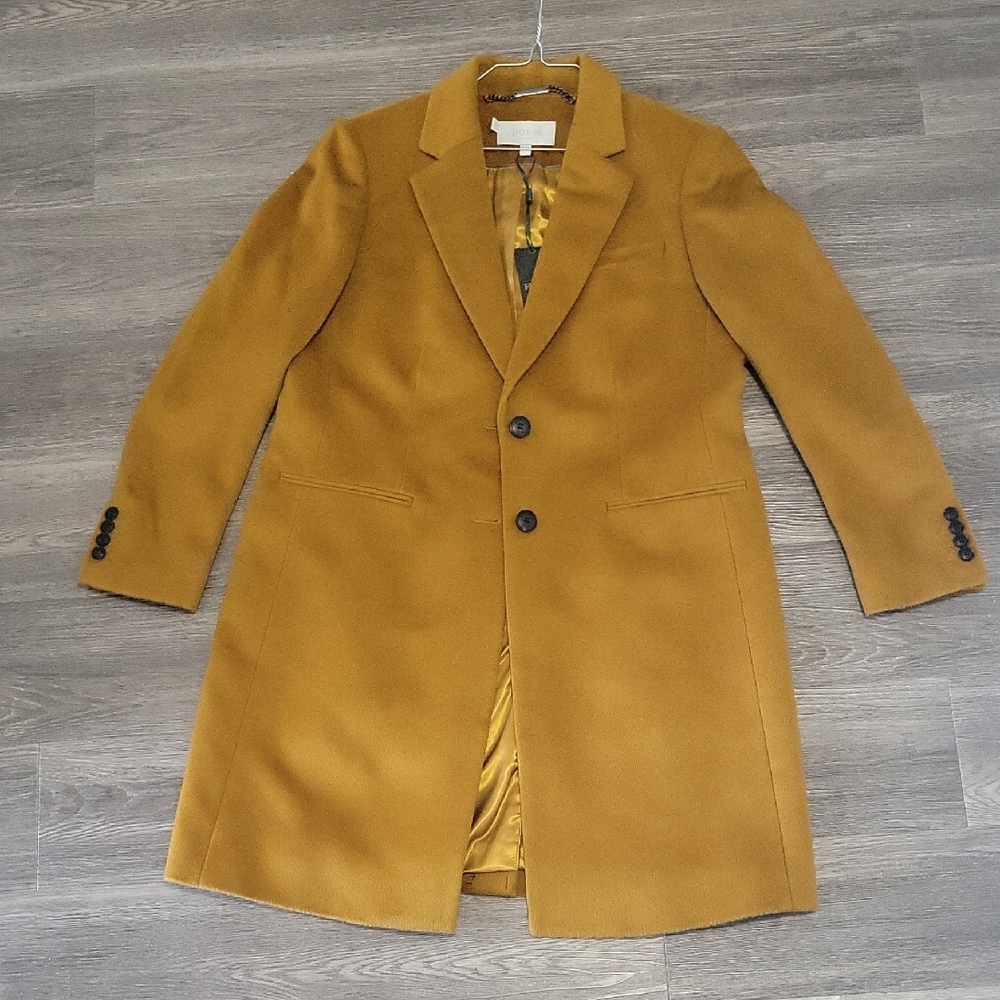 Elegant Women's Tan Trench Coat